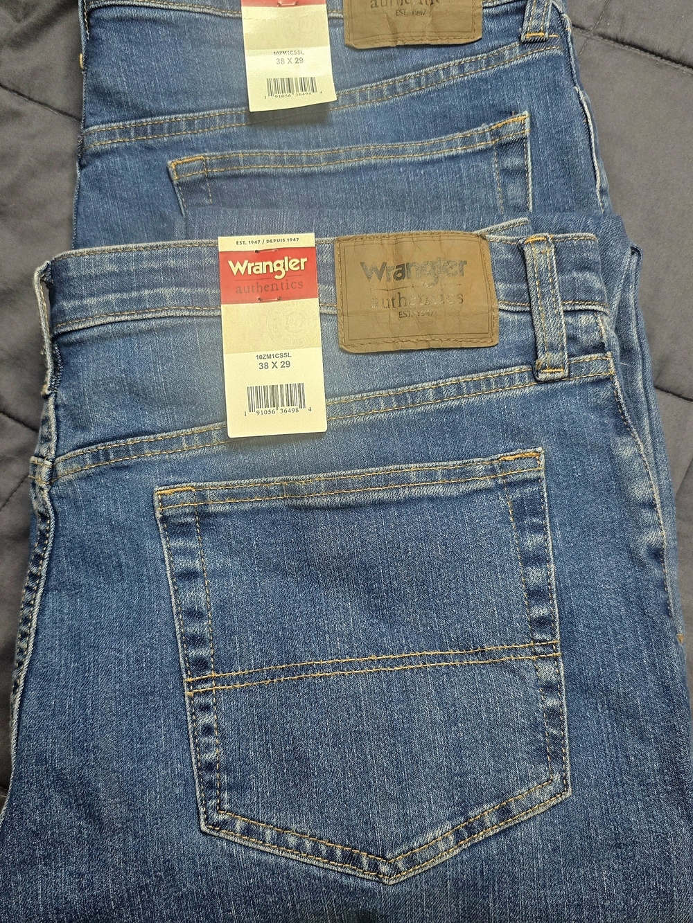 Mens Wrangler Relaxed Fit Blue Jeans 2 Pairs 38x29